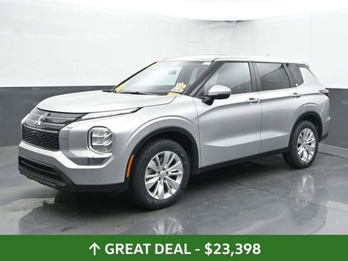 Used 2025 Mitsubishi Outlander ES image 7