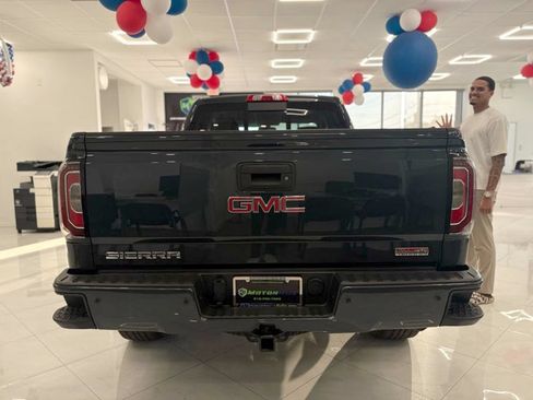 Used 2017 GMC Sierra 1500 SLT AWD/4WD image 11