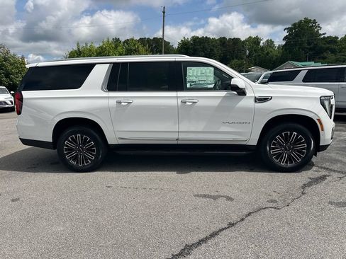 New 2026 GMC Yukon XL Elevation w/ Elevation Premium Package RWD image 5