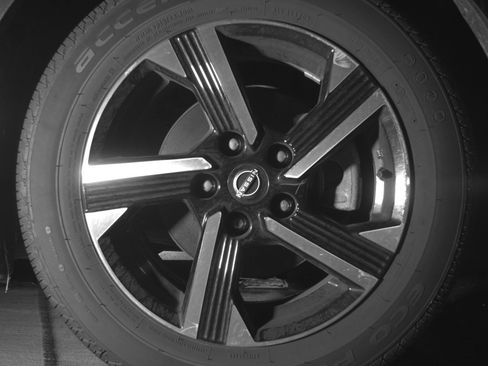Used 2025 Nissan Sentra SV FWD image 13