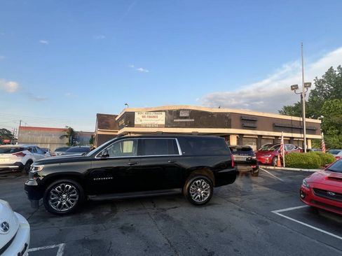 Used 2017 Chevrolet Suburban LS AWD/4WD image 6