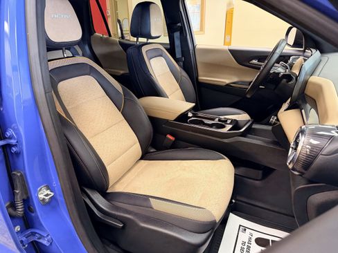 Used 2025 Chevrolet Equinox ACTIV w/ Safety and Technology Package FWD image 38
