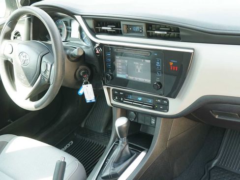 Used 2019 Toyota Corolla LE FWD image 23
