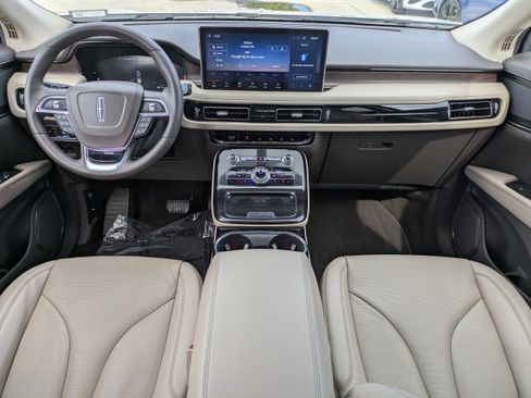 Used 2022 Lincoln Nautilus Reserve AWD/4WD image 14