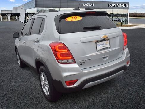 Used 2019 Chevrolet Trax LT w/ LT Convenience Package image 5