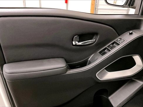 Used 2024 Nissan Frontier SV w/ SV Convenience Package image 22