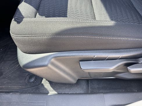 Used 2026 Chevrolet Equinox LT w/ Safety and Technology Package FWD image 15