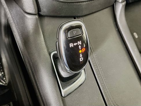 Used 2019 Cadillac XT5 Luxury AWD/4WD image 16
