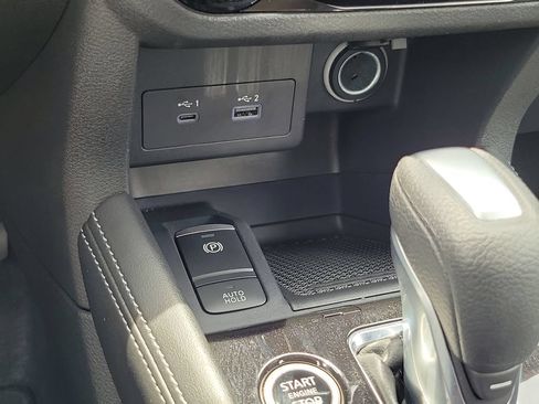 Certified 2023 Nissan Kicks SR w/ SR Premium Package FWD image 30