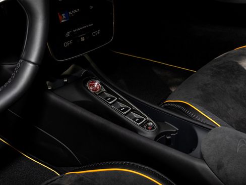 Used 2023 McLaren Artura PERFORMANCE image 52