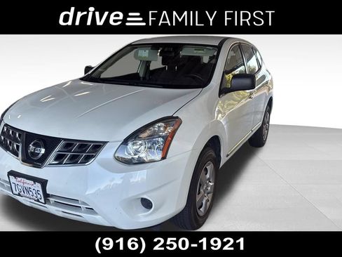Used 2015 Nissan Rogue S FWD image 1