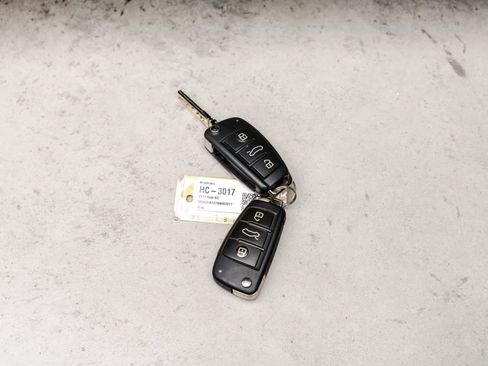 Used 2011 Audi R8 V8 image 67