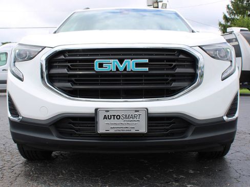 Used 2020 GMC Terrain SLE w/ GMC Pro Grade Package AWD/4WD image 2