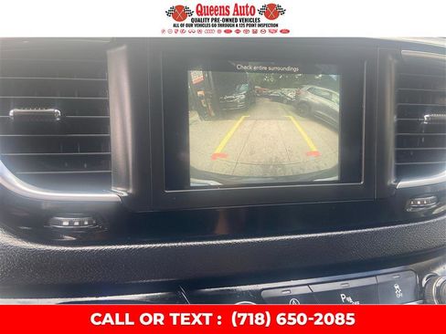 Used 2019 Chrysler Pacifica Touring-L image 29