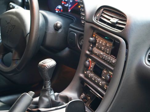 Used 2004 Chevrolet Corvette Z06 RWD image 42