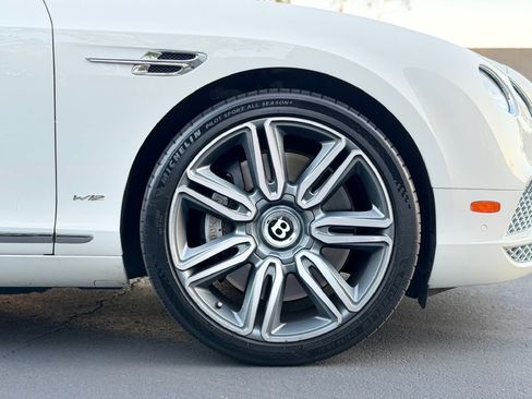 Used 2016 Bentley Continental GT image 17