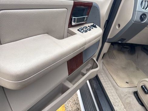 Used 2006 Ford F150 Lariat image 19
