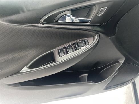 Used 2022 Chevrolet Malibu LT image 17
