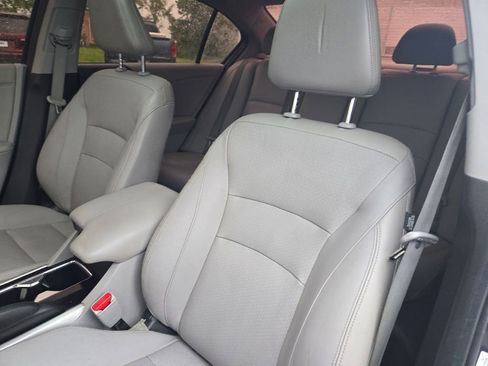 Used 2017 Honda Accord Touring image 25