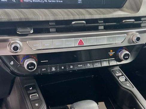 Used 2024 Kia Telluride EX w/ EX Captain's Chair Package image 16