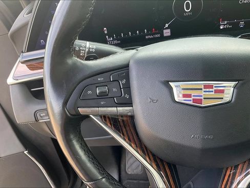 Used 2023 Cadillac Escalade Luxury AWD/4WD image 18