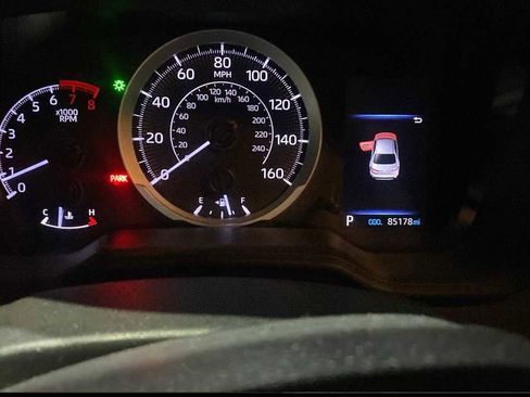 Used 2020 Toyota Corolla LE image 3