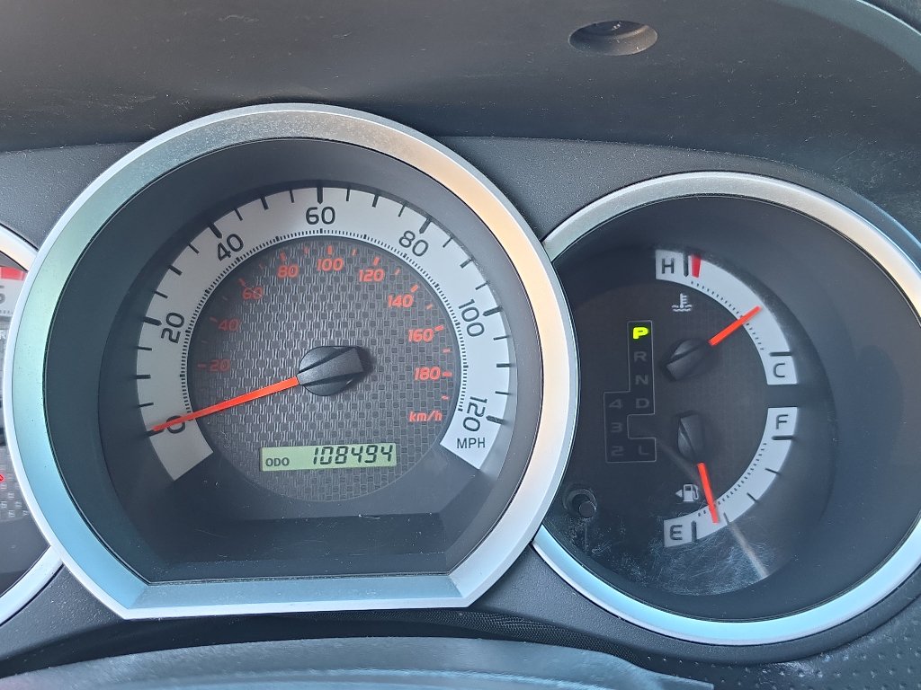 Used 2012 Toyota Tacoma 4x4 Access Cab V6 w/ TRD Sport Pkg image 25