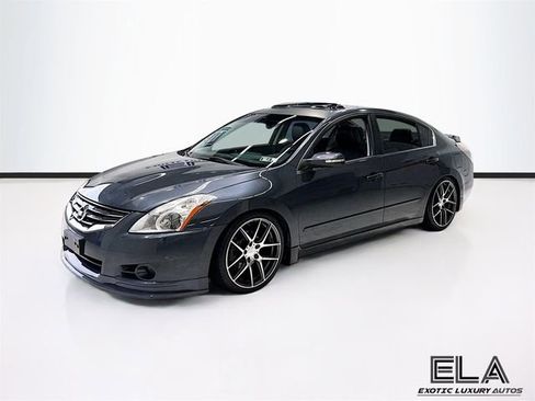 Used 2012 Nissan Altima 3.5 SR w/ Sport Pkg image 4
