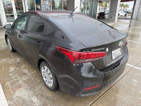 Used 2022 Hyundai Accent SE image 4