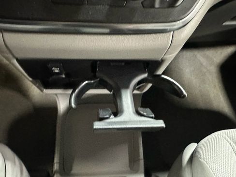 Used 2019 Toyota Sienna L w/ Carpet Mat Package image 41
