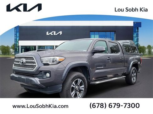 Used 2017 Toyota Tacoma TRD Sport w/ Tow Package image 1