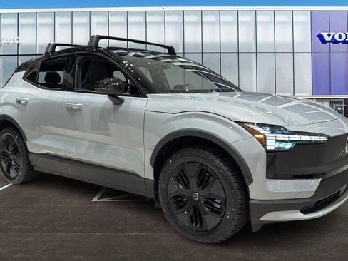 Used 2026 Volvo EX30 Cross Country Ultra image 1