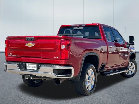 Used 2022 Chevrolet Silverado 2500 LTZ image 2