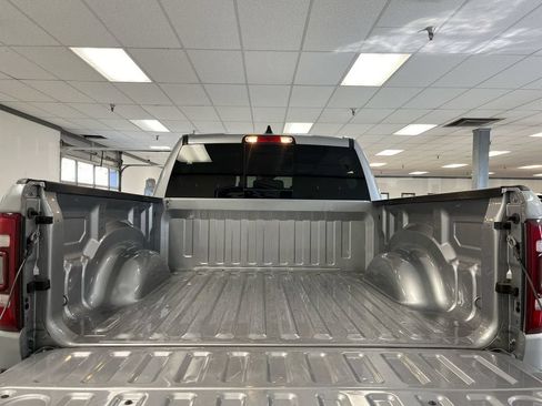 Used 2022 RAM 1500 Laramie AWD/4WD image 11