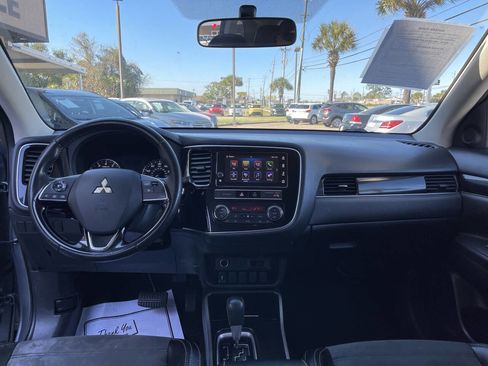 Used 2019 Mitsubishi Outlander SE image 10