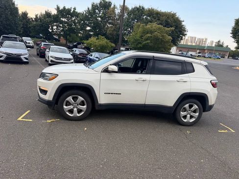 Used 2018 Jeep Compass Latitude w/ Safe & Security Group AWD/4WD image 5