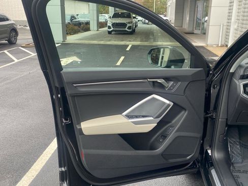 New 2025 Audi Q3 2.0T Premium image 8