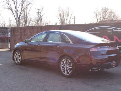 Used 2013 Lincoln MKZ image 3