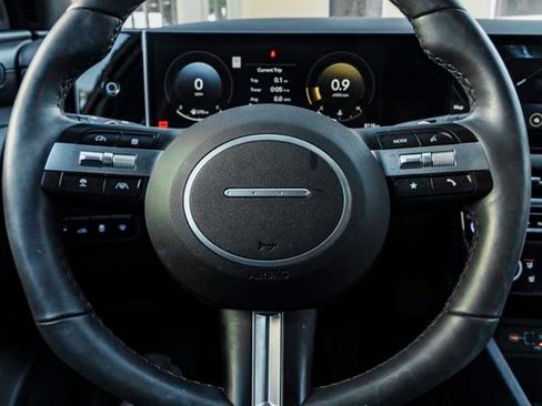 Certified 2025 Hyundai Santa Cruz Limited image 11