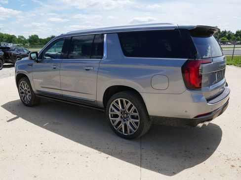 New 2026 GMC Yukon XL Denali Ultimate AWD/4WD image 6