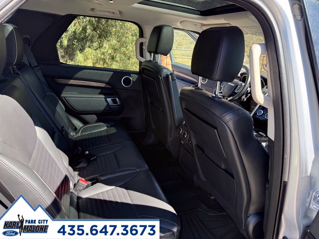 Used 2017 Land Rover Discovery HSE AWD/4WD image 37