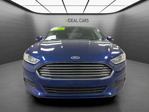 Used 2016 Ford Fusion SE FWD image 2