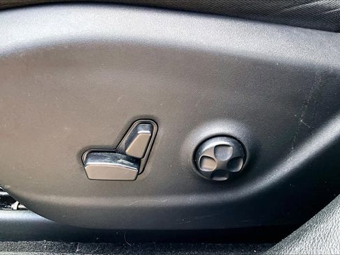 Used 2021 Jeep Cherokee Latitude Plus image 32