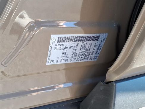 Certified 2025 Nissan Rogue SV image 34