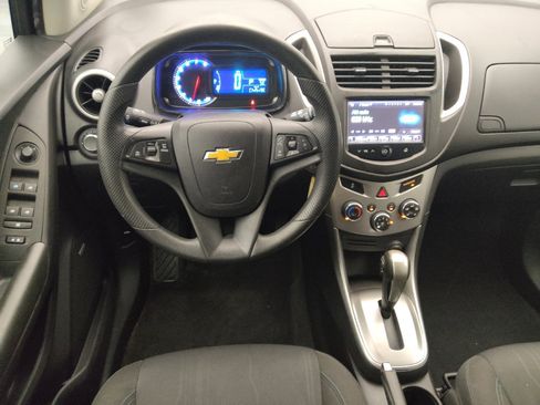 Used 2015 Chevrolet Trax LT w/ LT Sun and Sound Package AWD/4WD image 22