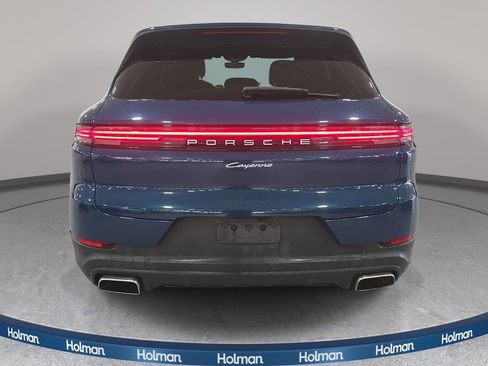 Used 2024 Porsche Cayenne AWD/4WD image 7