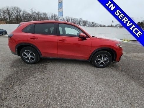 Used 2023 Honda HR-V EX-L image 2