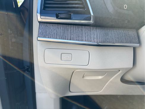 Used 2023 Volvo XC90 B6 Plus w/ Protection Package Premier AWD/4WD image 27