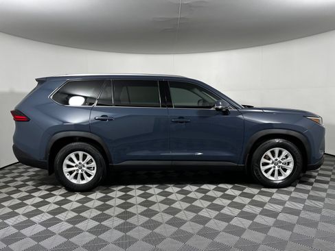 Used 2026 Toyota Grand Highlander XLE FWD image 4