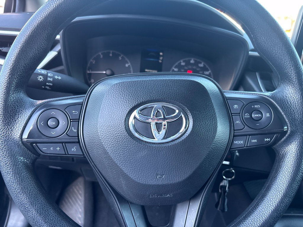 Used 2025 Toyota Corolla LE FWD image 19